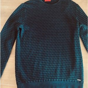 Hugo Boss unisex black crew-neck sweater in cotton woven structure.
